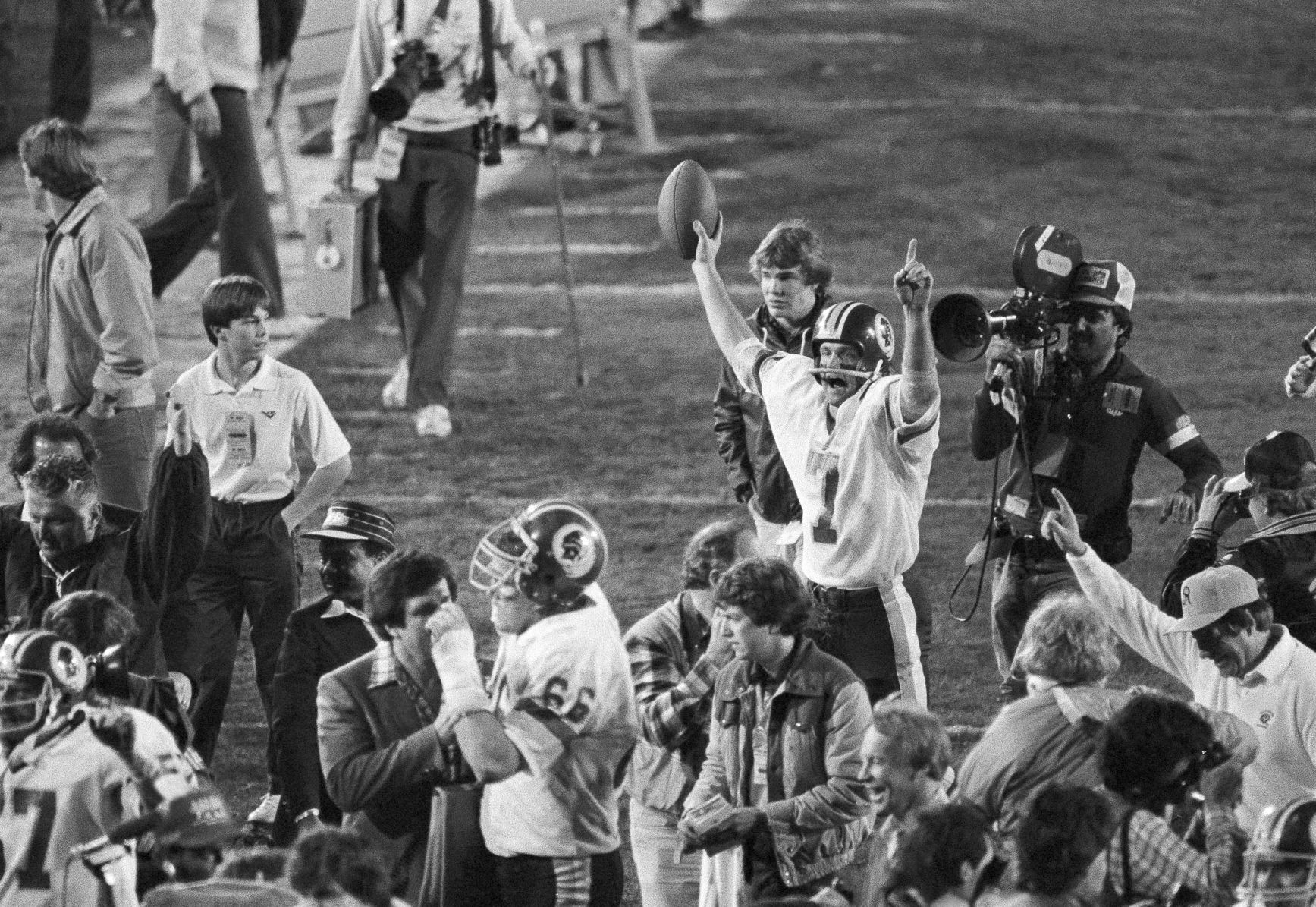 1983